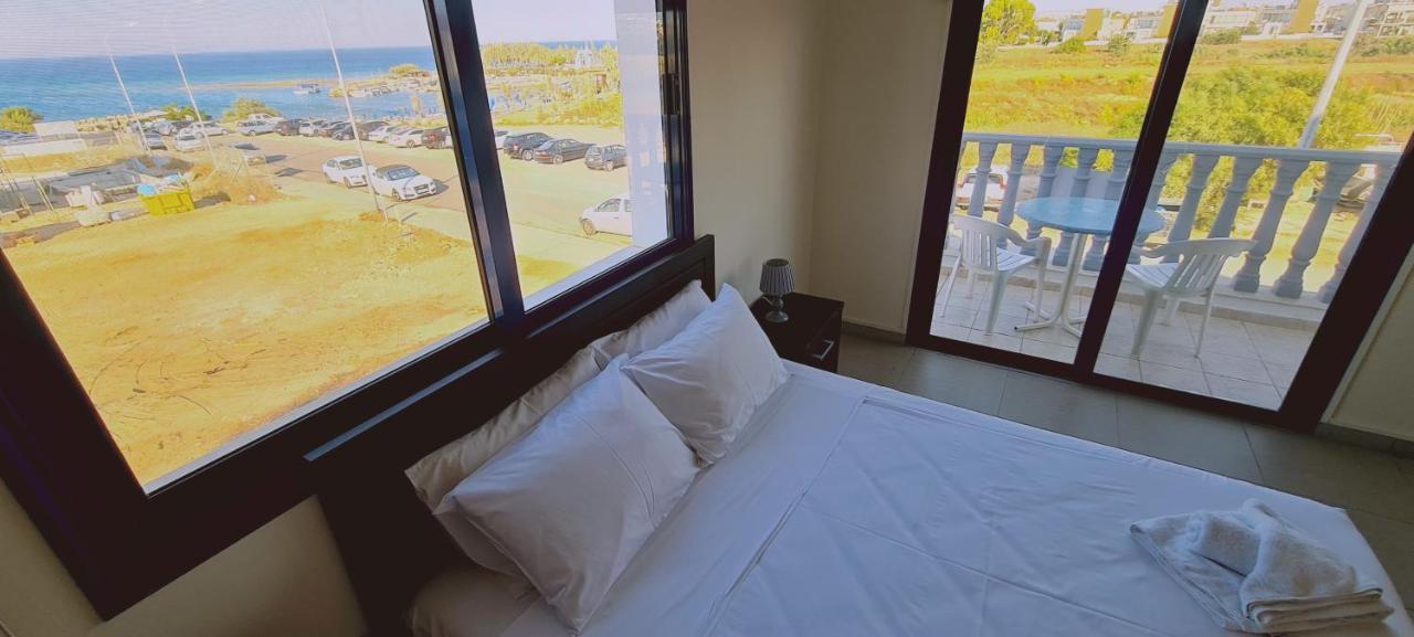 Stay Trinity Beach Apts Paralimni Eksteriør billede