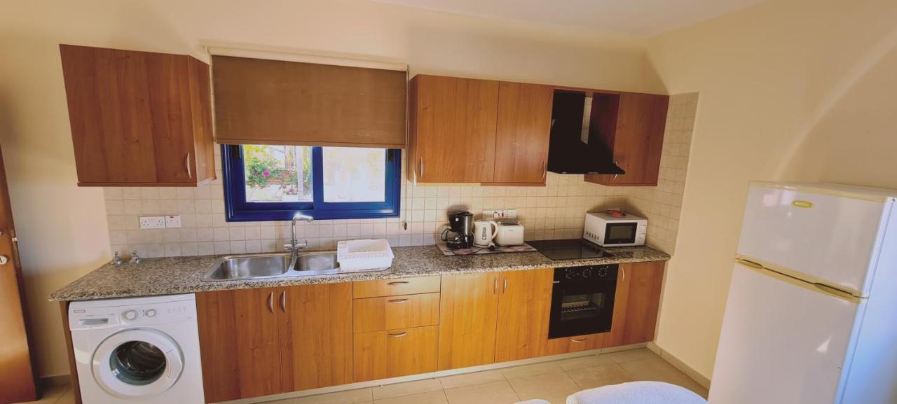 Stay Trinity Beach Apts Paralimni Eksteriør billede